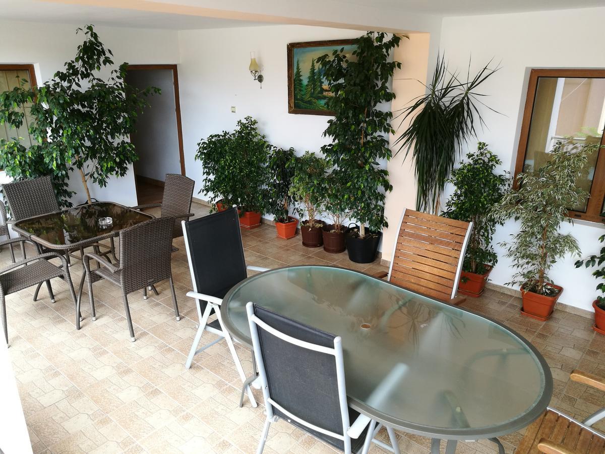 Pensiunea Remus Otel Novaci-Străini Dış mekan fotoğraf