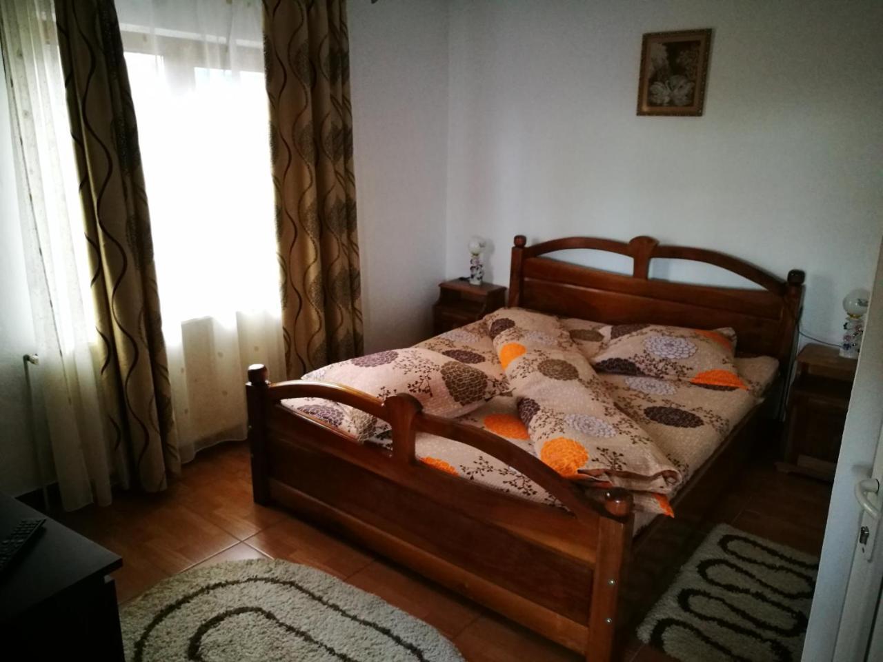 Pensiunea Remus Otel Novaci-Străini Dış mekan fotoğraf