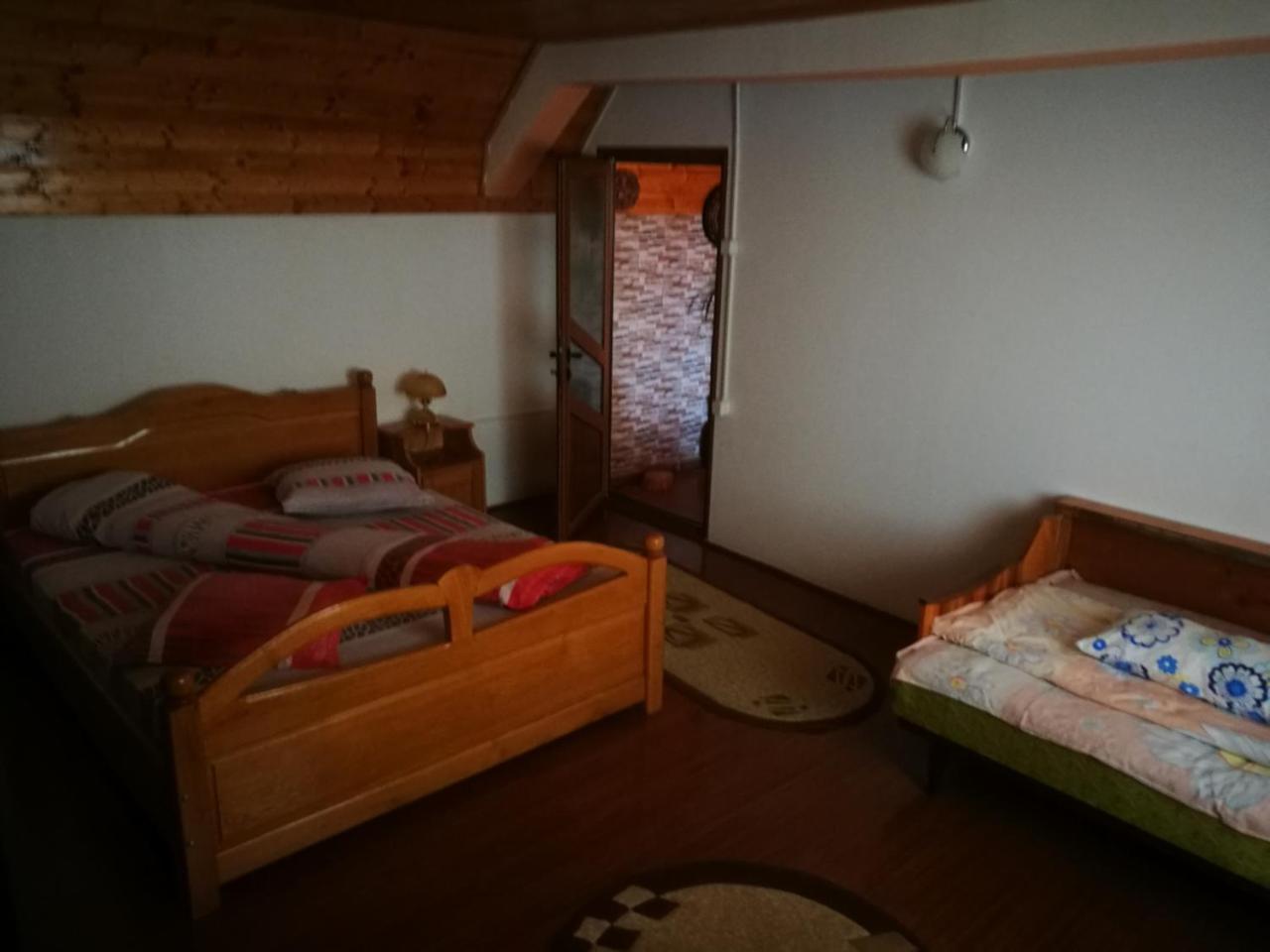 Pensiunea Remus Otel Novaci-Străini Dış mekan fotoğraf